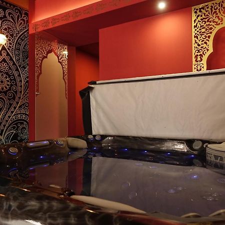 Guest House Romantika Panzio 귤러 외부 사진