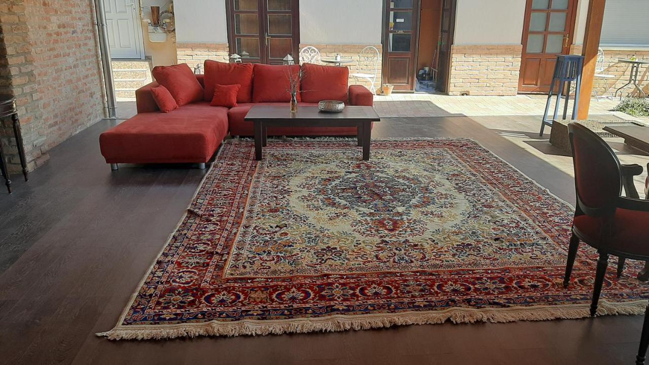Guest House Romantika Panzio 귤러 외부 사진