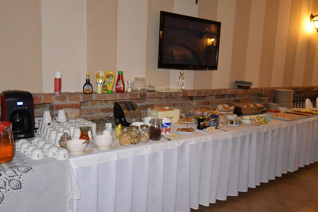 Guest House Romantika Panzio 귤러 외부 사진