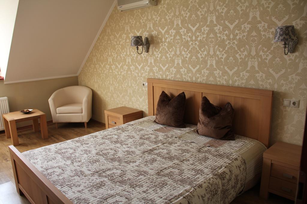 Guest House Romantika Panzio 귤러 객실 사진