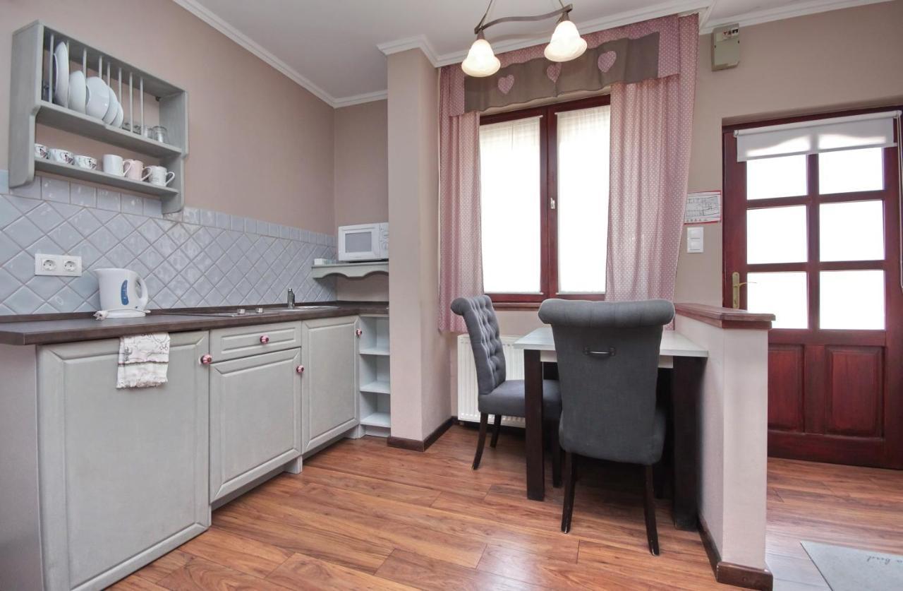 Guest House Romantika Panzio 귤러 외부 사진